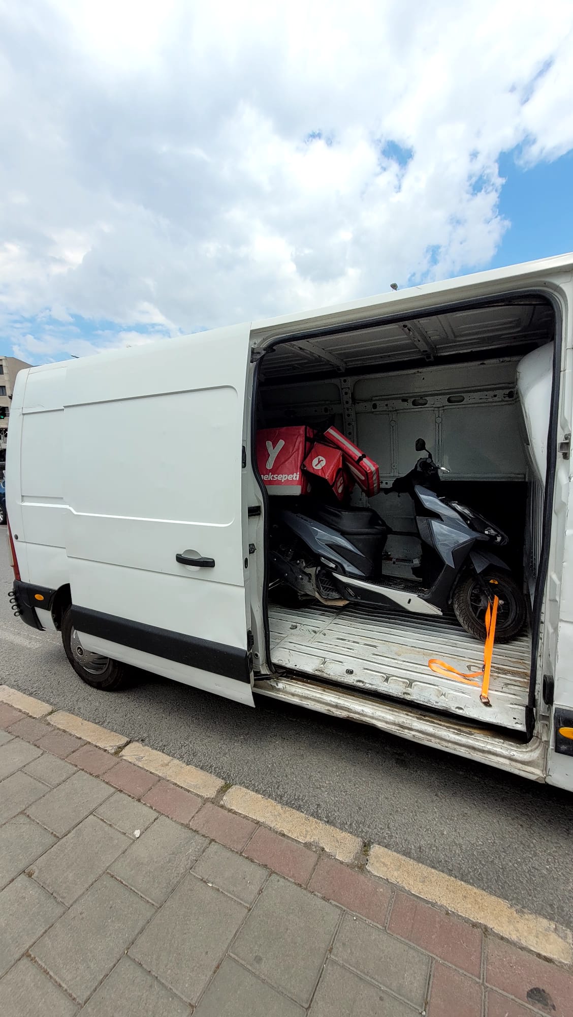 Elektrikli scooter taşıma
